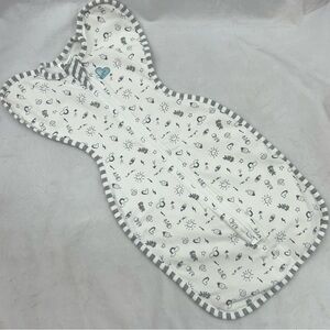 Love to Dream Newborn Swaddle Grey High Five